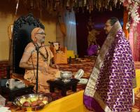 HH Swamiji honours distinguished guests and Yatra organisers (27.03.2025)